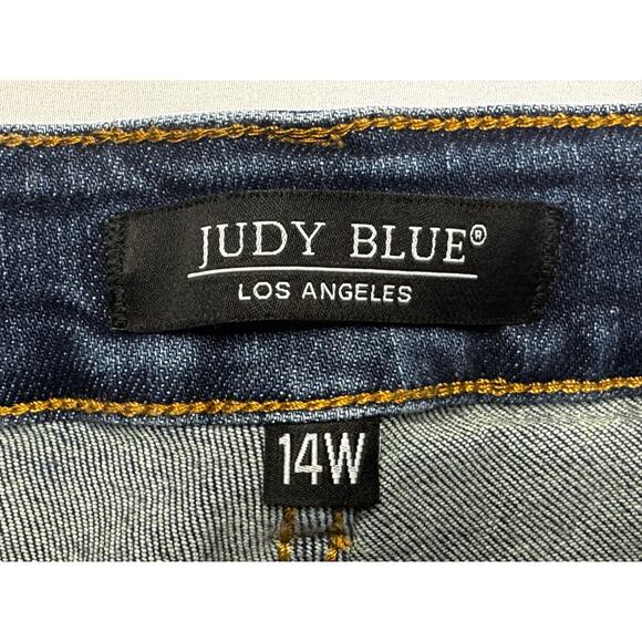 Judy Blue Women's Straight Leg Crop Blue Stretch Denim Jeans - Size 14W (31x25) - Picture 4 of 6